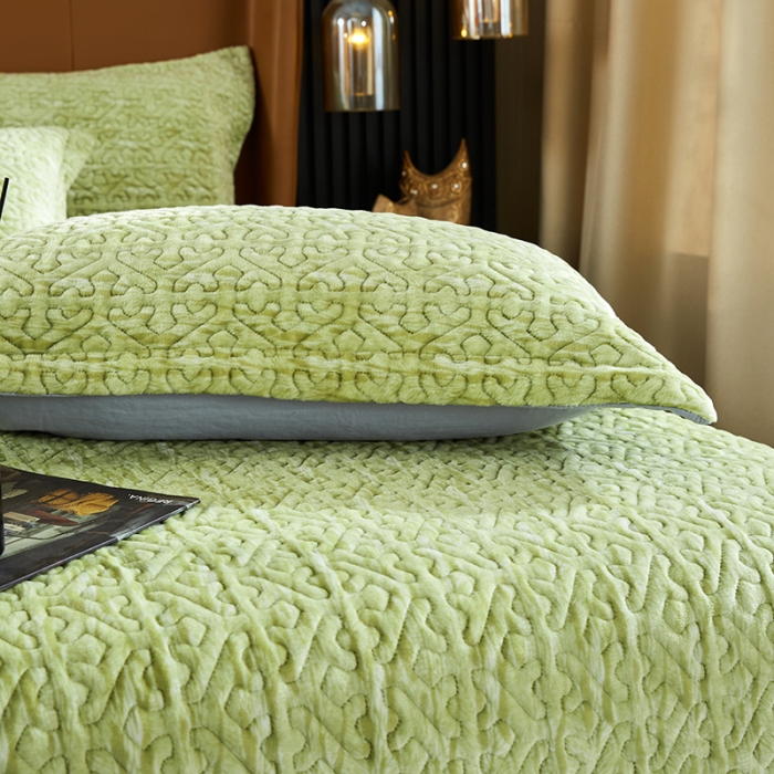 91家纺网 家纺一手货源 找家纺 佳梦家纺2022新款脏脏色织牛奶绒盖毯 脏脏-果绿