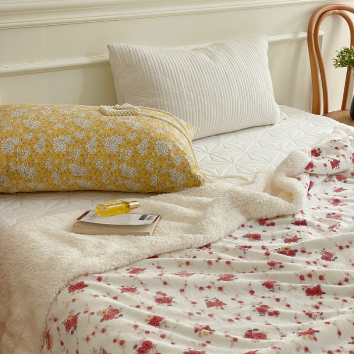 91家纺网 家纺一手货源 找家纺 时年 2022新款牛奶绒拼羊羔绒毯 漫漫花园