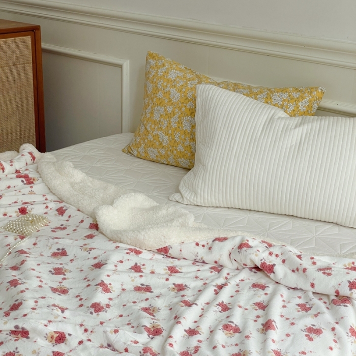 91家纺网 家纺一手货源 找家纺 时年 2022新款牛奶绒拼羊羔绒毯 漫漫花园