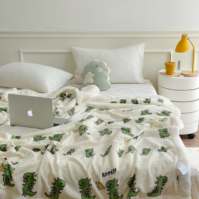 91家纺网 家纺一手货源 找家纺 时年 2022新款牛奶绒拼羊羔绒毯 小恐龙