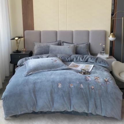 91家纺网 家纺一手货源 找家纺 云锦 2022秋冬新品加厚婴儿绒刺绣四件套 可爱熊-摩登灰