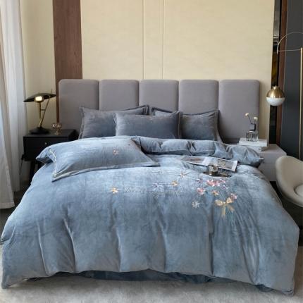 91家纺网 家纺一手货源 找家纺 云锦 2022秋冬新品加厚婴儿绒刺绣四件套 手捧花-摩登灰