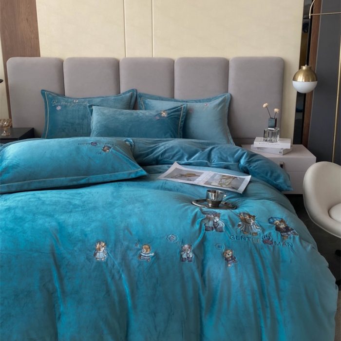 91家纺网 家纺一手货源 找家纺 云锦 2022秋冬新品加厚婴儿绒刺绣四件套 可爱熊-宝石蓝