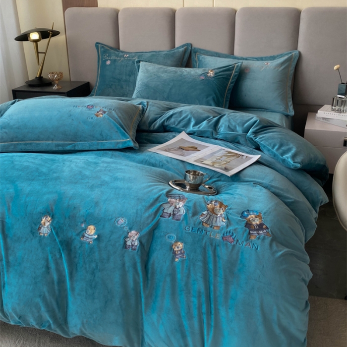 91家纺网 家纺一手货源 找家纺 云锦 2022秋冬新品加厚婴儿绒刺绣四件套 可爱熊-宝石蓝