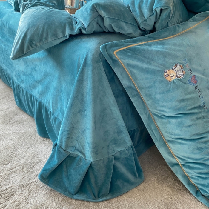 91家纺网 家纺一手货源 找家纺 云锦 2022秋冬新品加厚婴儿绒刺绣四件套 可爱熊-宝石蓝