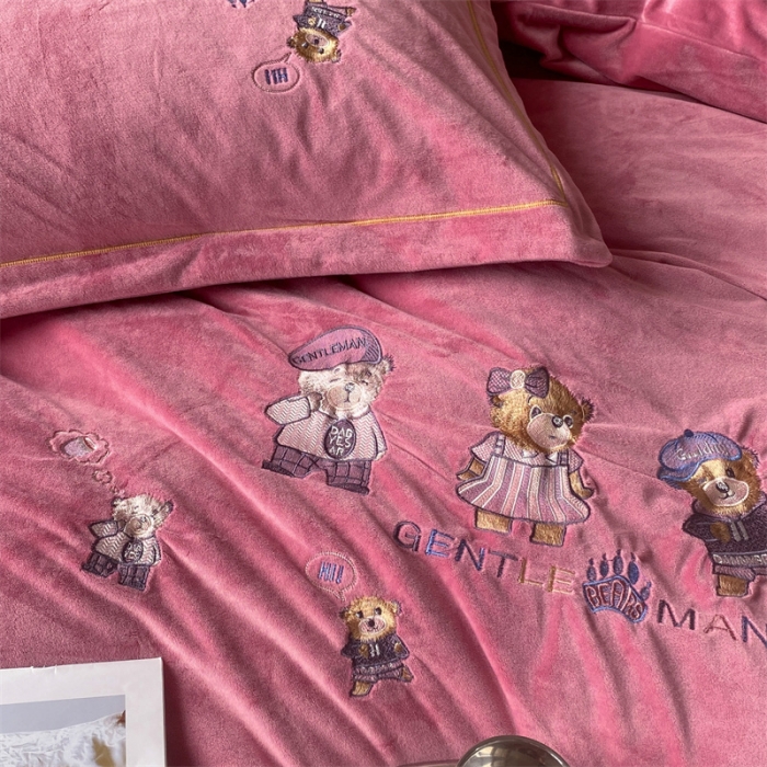 91家纺网 家纺一手货源 找家纺 云锦 2022秋冬新品加厚婴儿绒刺绣四件套 可爱熊-豆沙红