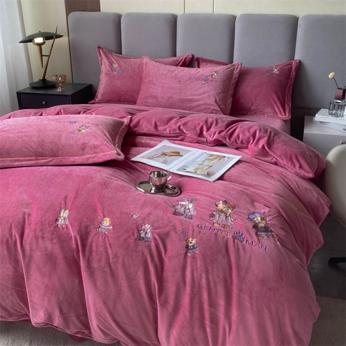 91家纺网 家纺一手货源 找家纺 云锦 2022秋冬新品加厚婴儿绒刺绣四件套 可爱熊-豆沙红