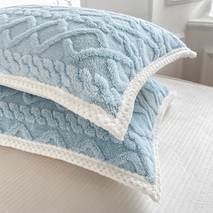 91家纺网 家纺一手货源 找家纺 新月家纺 2022新款塔芙绒多功能被套毯 冰蓝