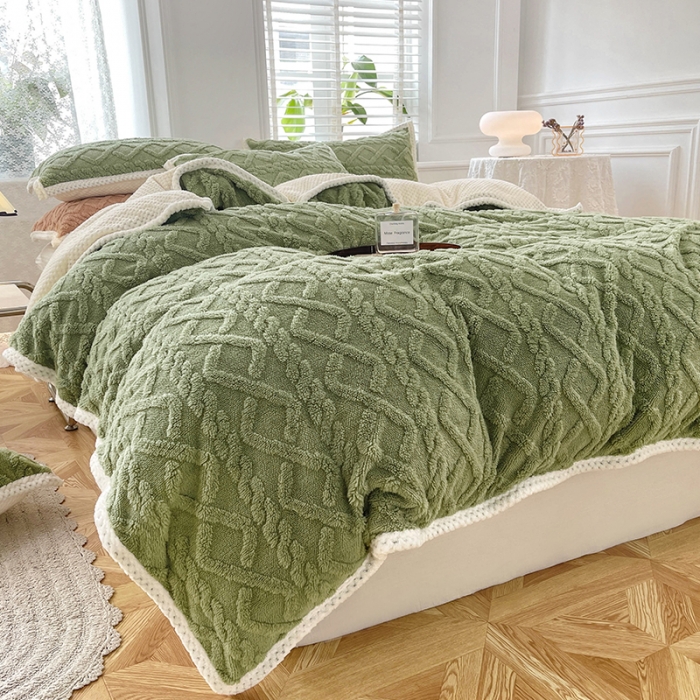 91家纺网 家纺一手货源 找家纺 新月家纺 2022新款塔芙绒多功能被套毯 茶绿