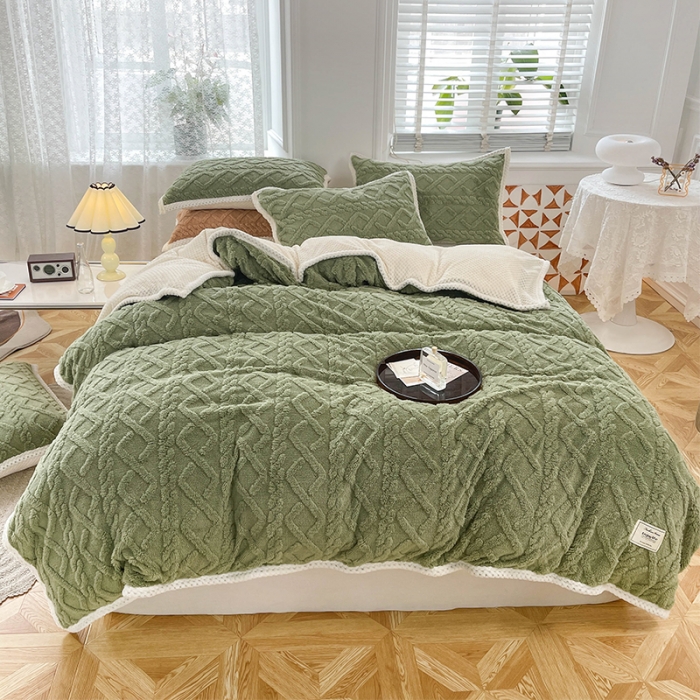 91家纺网 家纺一手货源 找家纺 新月家纺 2022新款塔芙绒多功能被套毯 茶绿