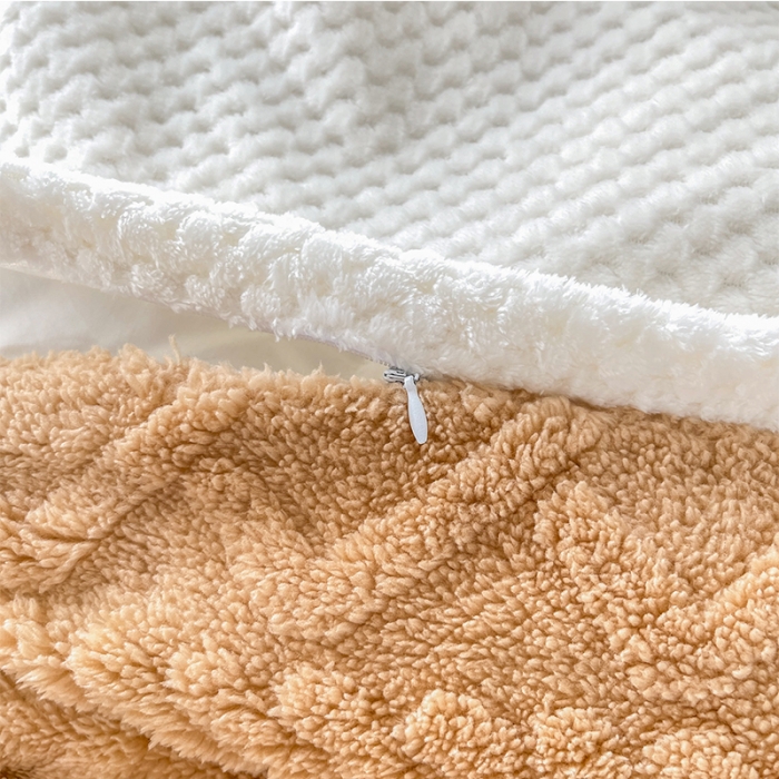 91家纺网 家纺一手货源 找家纺 新月家纺 2022新款塔芙绒多功能被套毯 焦糖