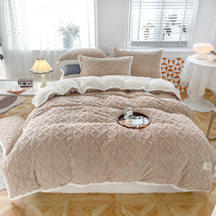 91家纺网 家纺一手货源 找家纺 新月家纺 2022新款塔芙绒多功能被套毯 奶咖