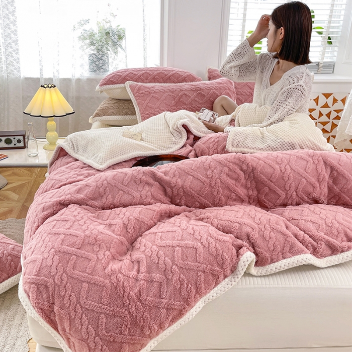 91家纺网 家纺一手货源 找家纺 新月家纺 2022新款塔芙绒多功能被套毯 桃粉