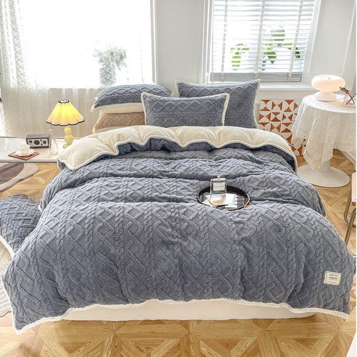 91家纺网 家纺一手货源 找家纺 新月家纺 2022新款塔芙绒多功能被套毯 雾兰