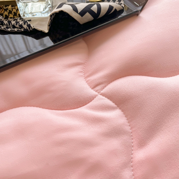 91家纺网 家纺一手货源 找家纺 匠心 2022新款超柔磨毛立体暖绒大豆冬被被子被芯 冬被粉色