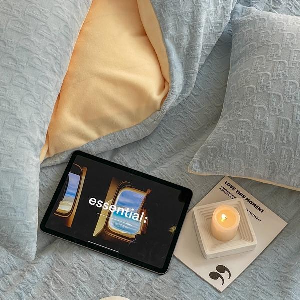 91家纺网 家纺一手货源 找家纺 潘朵拉 2023新款直播爆款撞色牛奶绒提花四件套 梦境-蓝黄