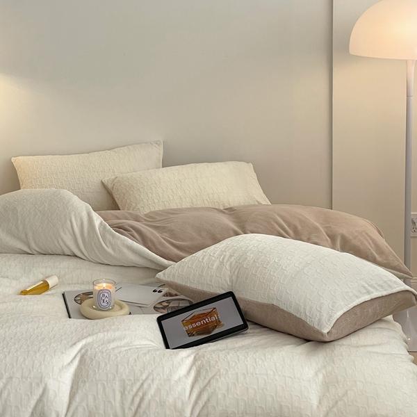 91家纺网 家纺一手货源 找家纺 潘朵拉 2023新款直播爆款撞色牛奶绒提花四件套 梦境-米咖