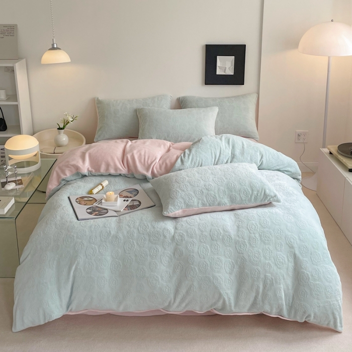 91家纺网 家纺一手货源 找家纺 潘朵拉 2023新款直播爆款撞色牛奶绒提花四件套山茶花-绿粉