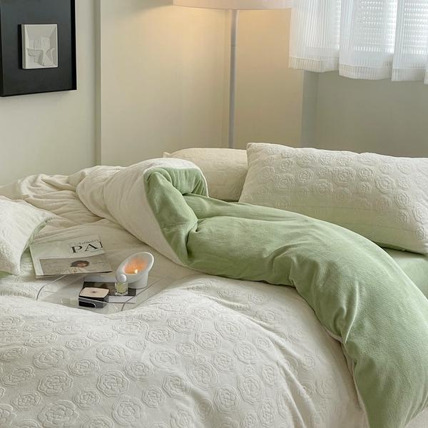 91家纺网 家纺一手货源 找家纺 潘朵拉 2023新款直播爆款撞色牛奶绒提花四件套山茶花-奶绿