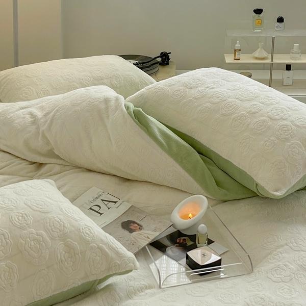 91家纺网 家纺一手货源 找家纺 潘朵拉 2023新款直播爆款撞色牛奶绒提花四件套山茶花-奶绿