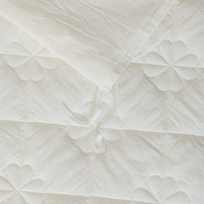 91家纺网 家纺一手货源 找家纺 久典 2022新款A类母婴级抗菌夹棉花边床裙四件套 纯白