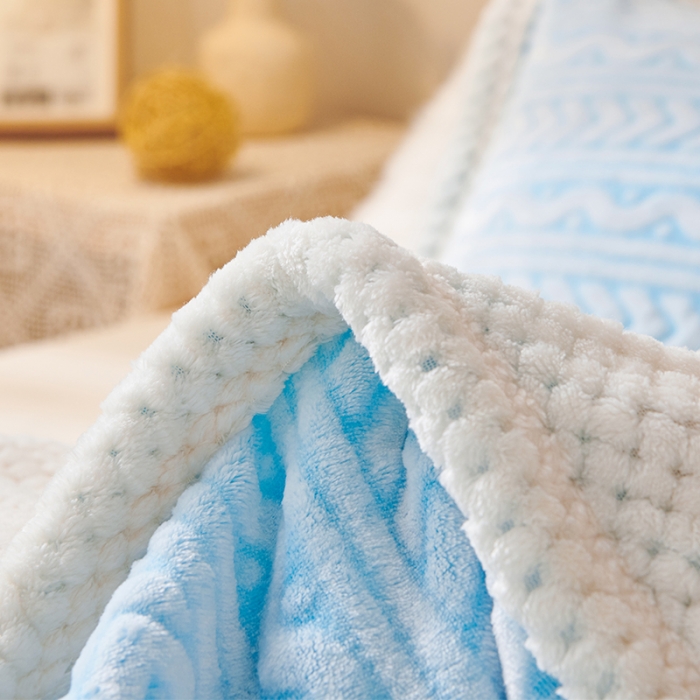 91家纺网 家纺一手货源 找家纺 新月家纺 2022新款雪花绒多功能被套 天空蓝