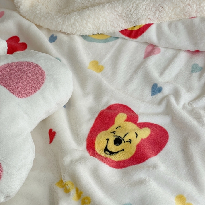 91家纺网 家纺一手货源 找家纺 时年 2022新款牛奶绒拼羊羔绒毯 爱心维尼