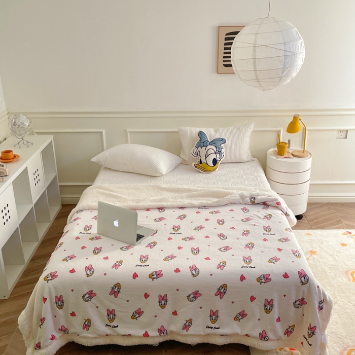 91家纺网 家纺一手货源 找家纺 时年 2022新款牛奶绒拼羊羔绒毯 黛西甜甜