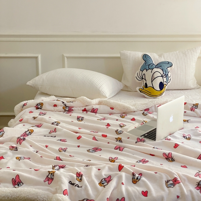 91家纺网 家纺一手货源 找家纺 时年 2022新款牛奶绒拼羊羔绒毯 黛西甜甜