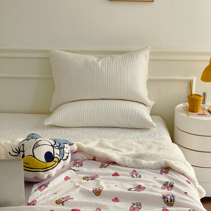 91家纺网 家纺一手货源 找家纺 时年 2022新款牛奶绒拼羊羔绒毯 黛西甜甜