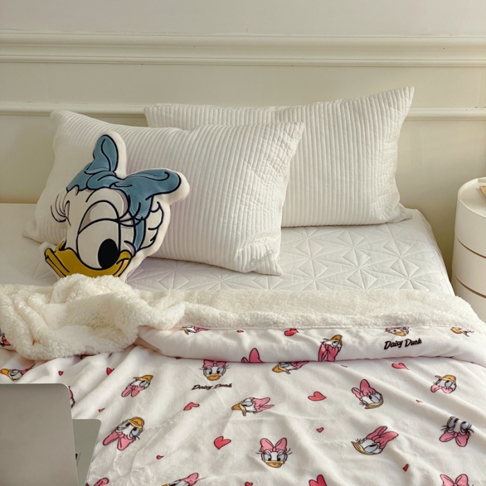 91家纺网 家纺一手货源 找家纺 时年 2022新款牛奶绒拼羊羔绒毯 黛西甜甜