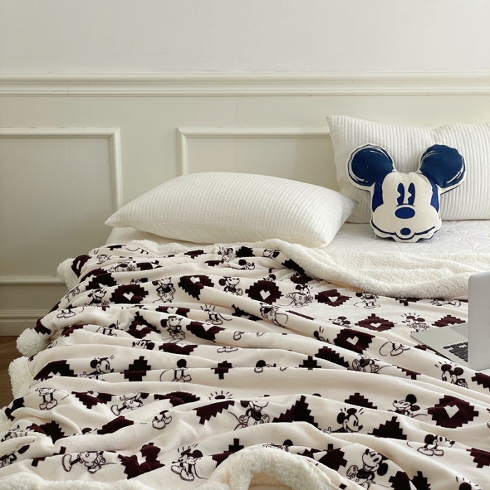 91家纺网 家纺一手货源 找家纺 时年 2022新款牛奶绒拼羊羔绒毯 经典米奇