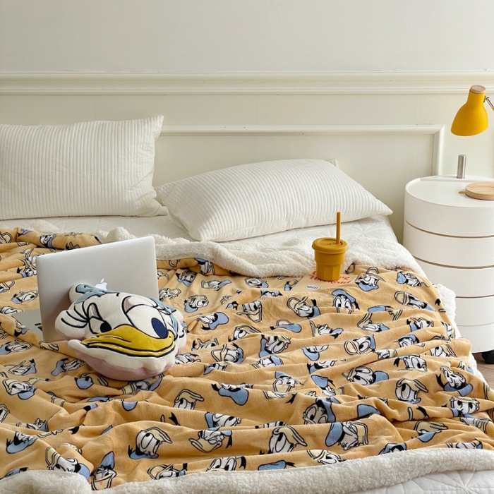 91家纺网 家纺一手货源 找家纺 时年 2022新款牛奶绒拼羊羔绒毯 酷酷鸭