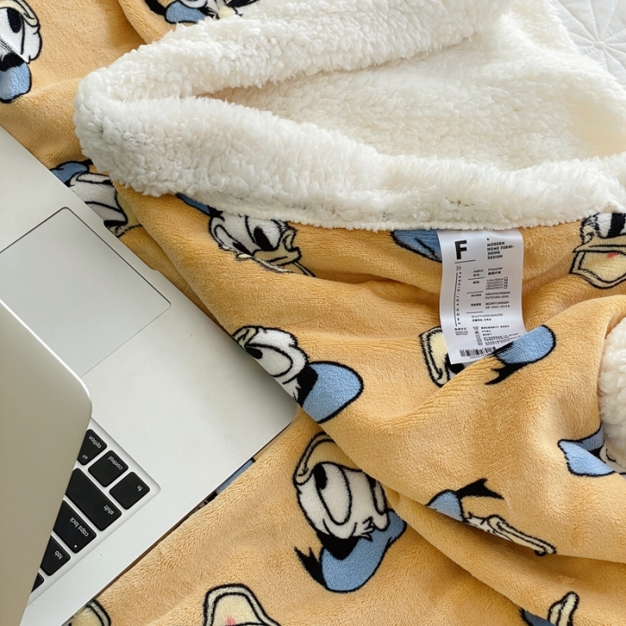 91家纺网 家纺一手货源 找家纺 时年 2022新款牛奶绒拼羊羔绒毯 酷酷鸭