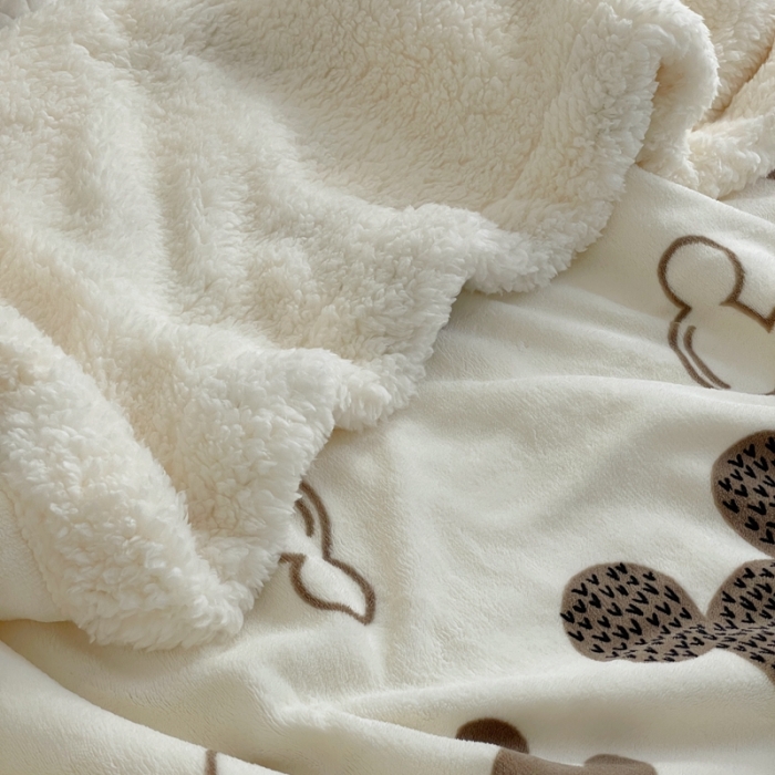 91家纺网 家纺一手货源 找家纺 时年 2022新款牛奶绒拼羊羔绒毯 米奇印章