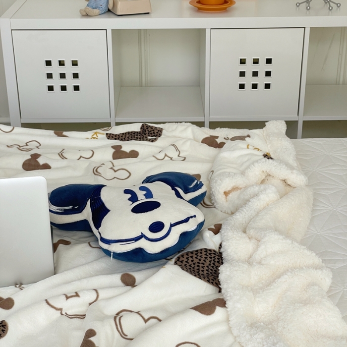 91家纺网 家纺一手货源 找家纺 时年 2022新款牛奶绒拼羊羔绒毯 米奇印章