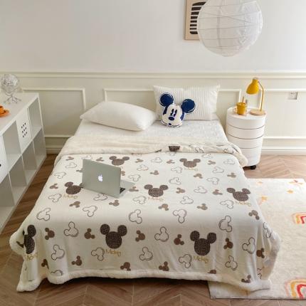 91家纺网 家纺一手货源 找家纺 时年 2022新款牛奶绒拼羊羔绒毯 米奇印章