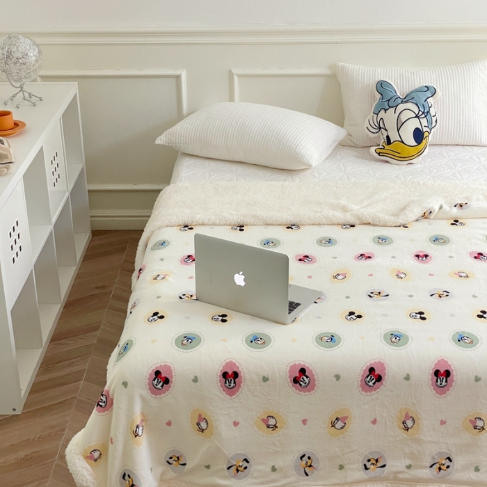 91家纺网 家纺一手货源 找家纺 时年 2022新款牛奶绒拼羊羔绒毯 妙妙屋