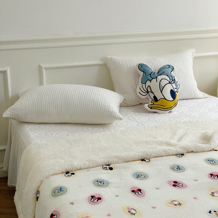 91家纺网 家纺一手货源 找家纺 时年 2022新款牛奶绒拼羊羔绒毯 妙妙屋