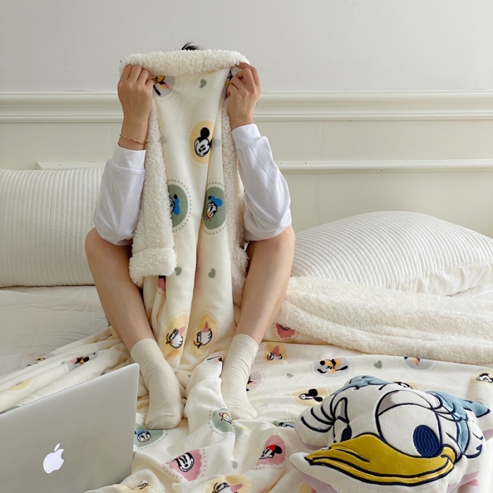 91家纺网 家纺一手货源 找家纺 时年 2022新款牛奶绒拼羊羔绒毯 妙妙屋