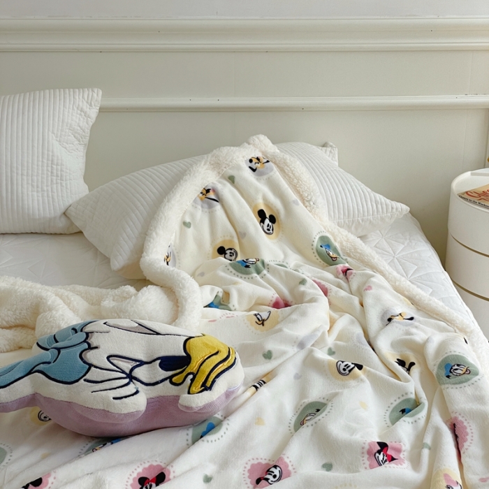 91家纺网 家纺一手货源 找家纺 时年 2022新款牛奶绒拼羊羔绒毯 妙妙屋