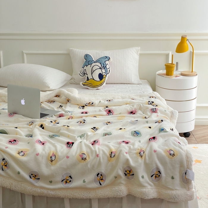 91家纺网 家纺一手货源 找家纺 时年 2022新款牛奶绒拼羊羔绒毯 妙妙屋