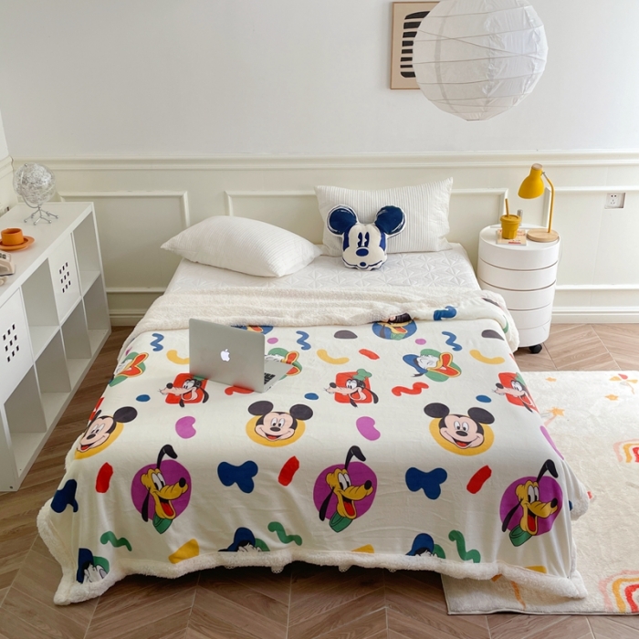 91家纺网 家纺一手货源 找家纺 时年 2022新款牛奶绒拼羊羔绒毯 童年时光