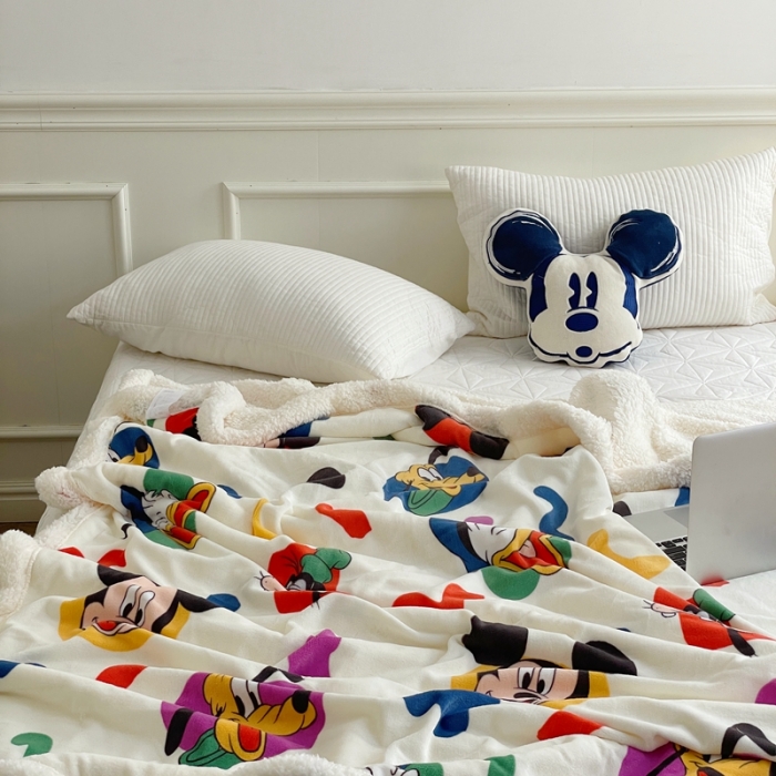 91家纺网 家纺一手货源 找家纺 时年 2022新款牛奶绒拼羊羔绒毯 童年时光