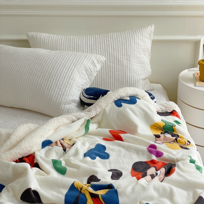 91家纺网 家纺一手货源 找家纺 时年 2022新款牛奶绒拼羊羔绒毯 童年时光