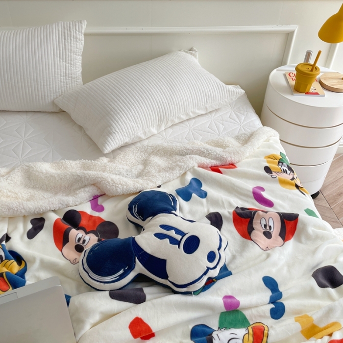 91家纺网 家纺一手货源 找家纺 时年 2022新款牛奶绒拼羊羔绒毯 童年时光