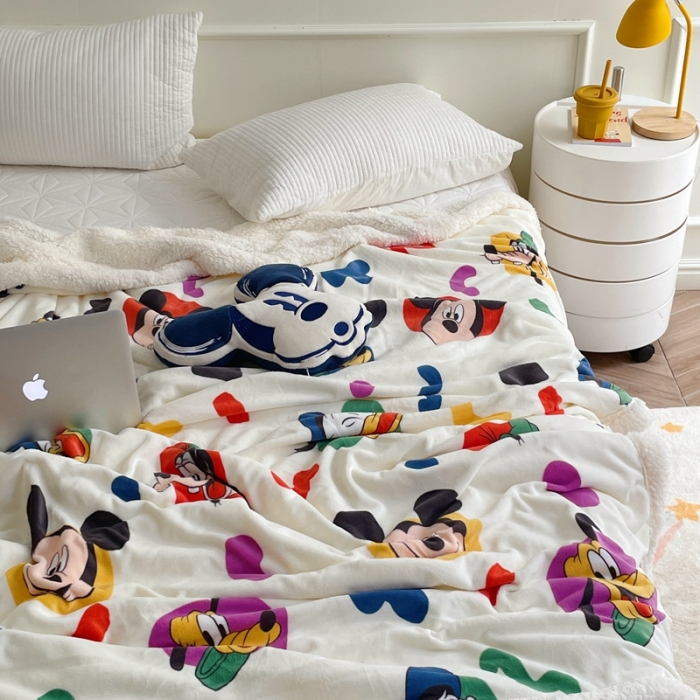 91家纺网 家纺一手货源 找家纺 时年 2022新款牛奶绒拼羊羔绒毯 童年时光