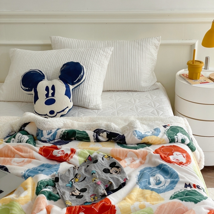 91家纺网 家纺一手货源 找家纺 时年 2022新款牛奶绒拼羊羔绒毯 涂鸦米奇