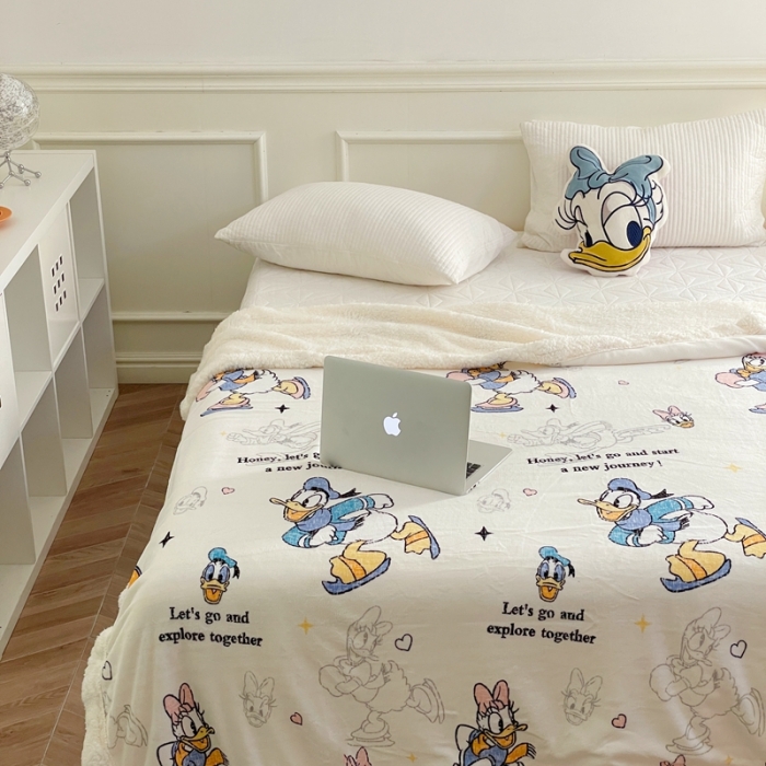 91家纺网 家纺一手货源 找家纺 时年 2022新款牛奶绒拼羊羔绒毯 游乐伙伴