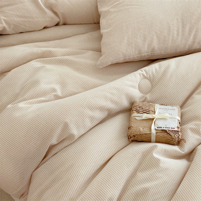 91家纺网 家纺一手货源 找家纺 梦享生活 2022新款大豆条纹冬季被子 浅粉